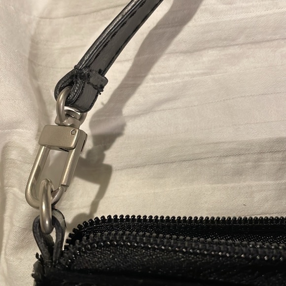 Kenneth Cole REACTION suede wristlet purse. - Picture 3 of 12